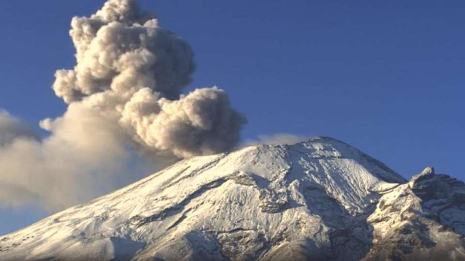 No hay registro de enfermedades por la caída de ceniza causada por el volcán Popocatépetl
