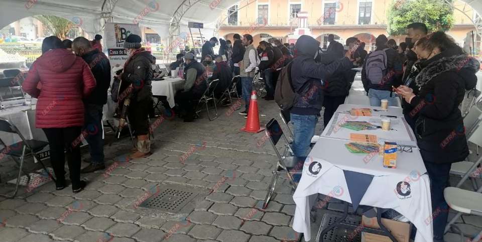 Realizan &quot;Primera Feria del empleo en Huauchinango.