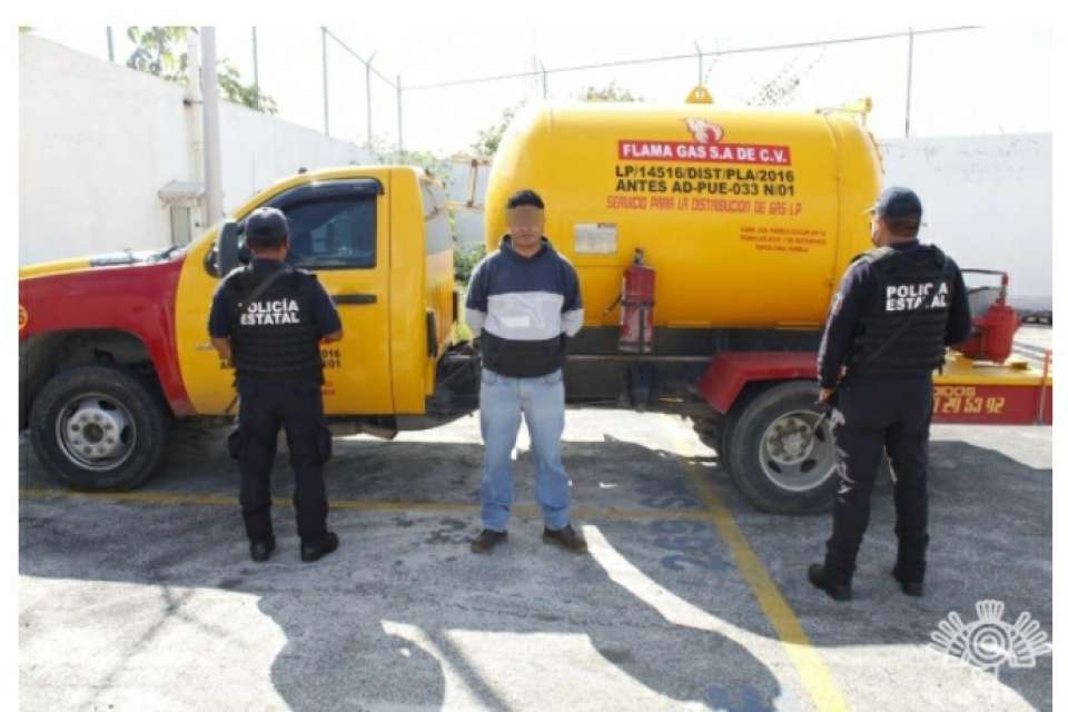 Asegura Policía Estatal a presunto huachigasero en la capital.