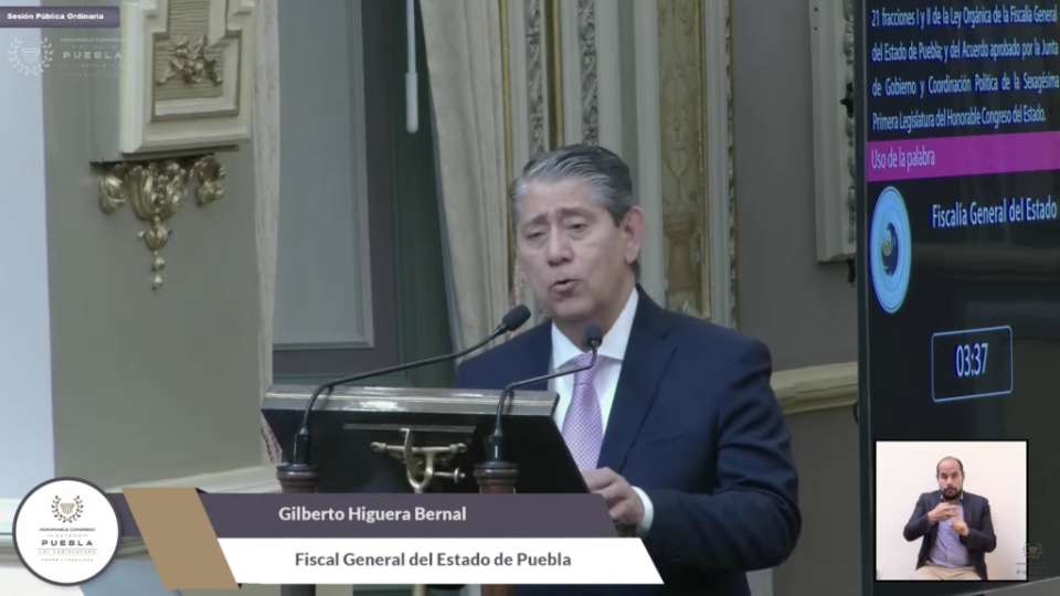 Comparece ante el Congreso de Puebla el titular de la FGE, Gilberto Higuera