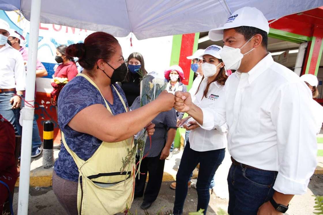Eduardo Rivera  abrirá centros de capacitación  para madres jefas de familia