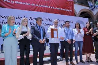 Bedolla firma iniciativa para declarar Primitiva, Centenaria y Benemérita a la Escuela Normal Rural de Tiripetío