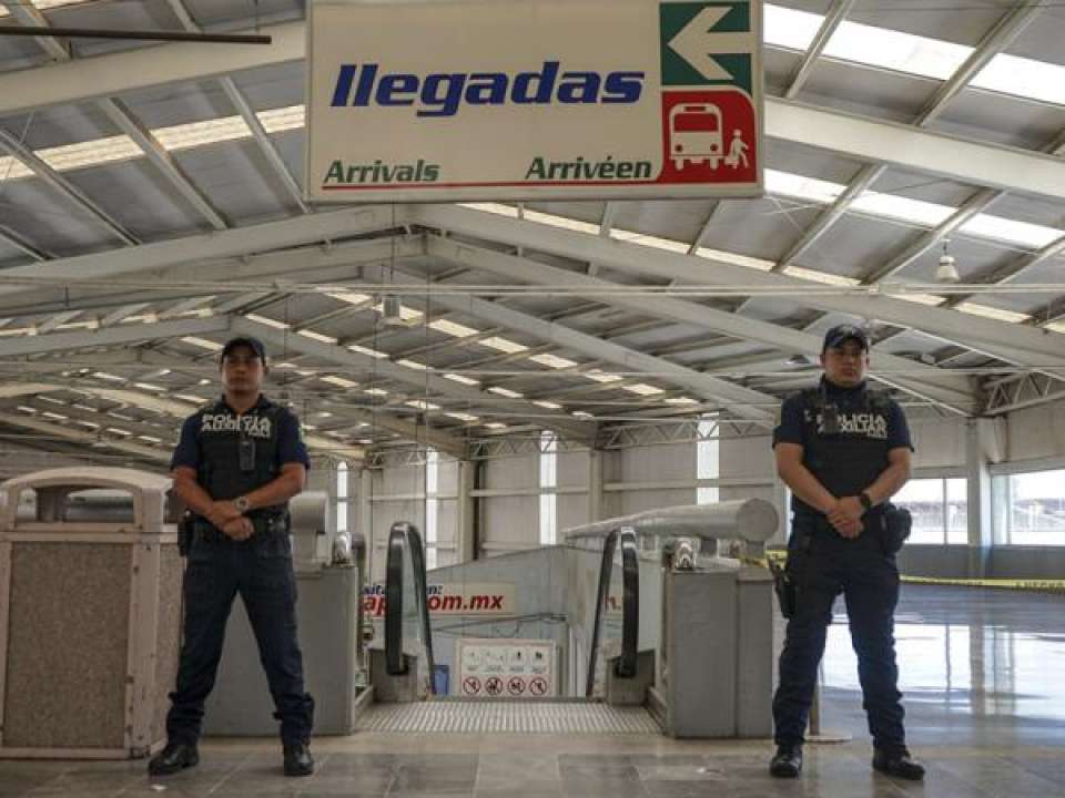 Refuerza Policía Auxiliar vigilancia en Central de Autobuses de Puebla